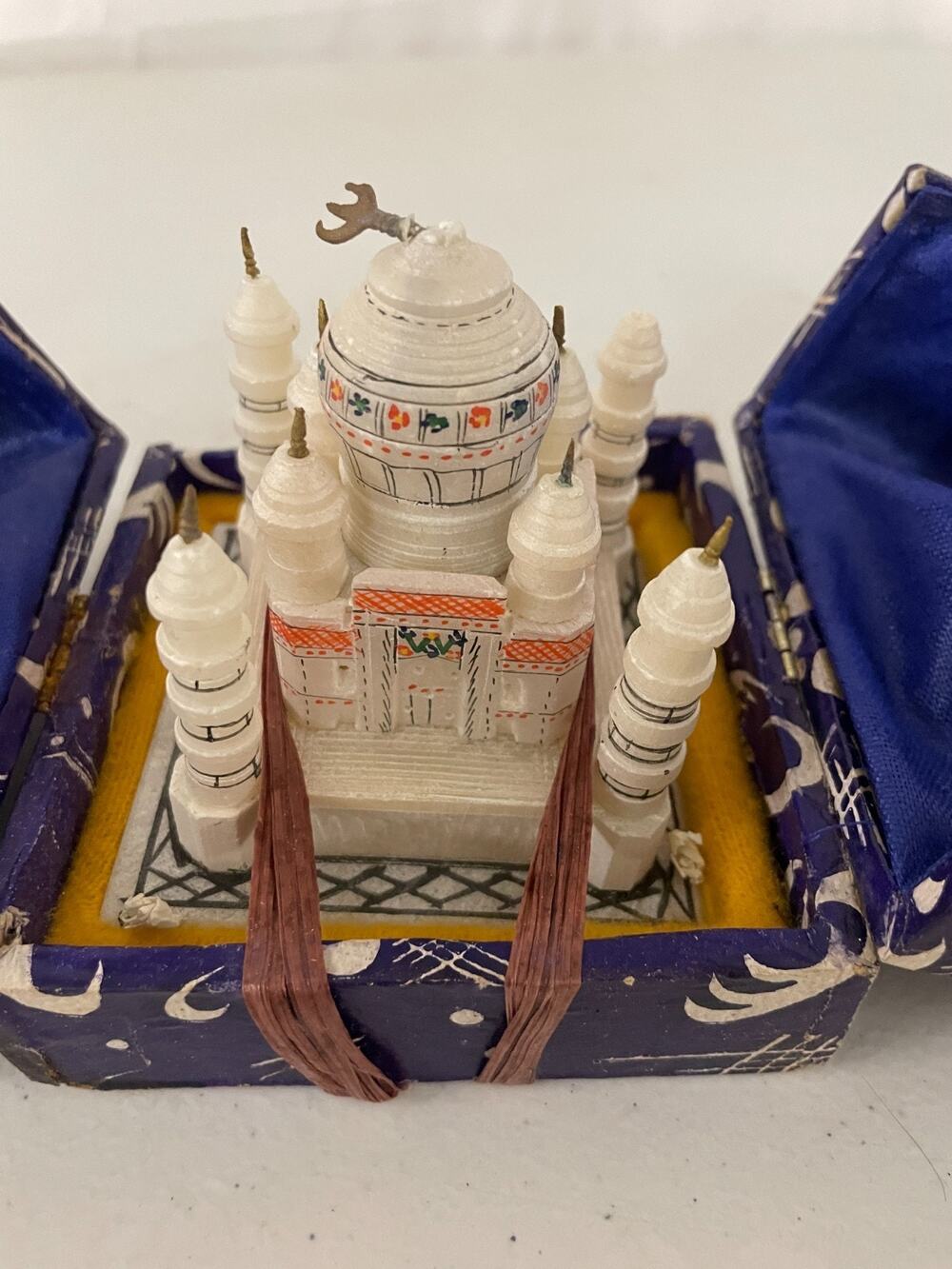 Vintage Hand Carved Alabaster Stone Miniature Taj Mahal with Box/Case